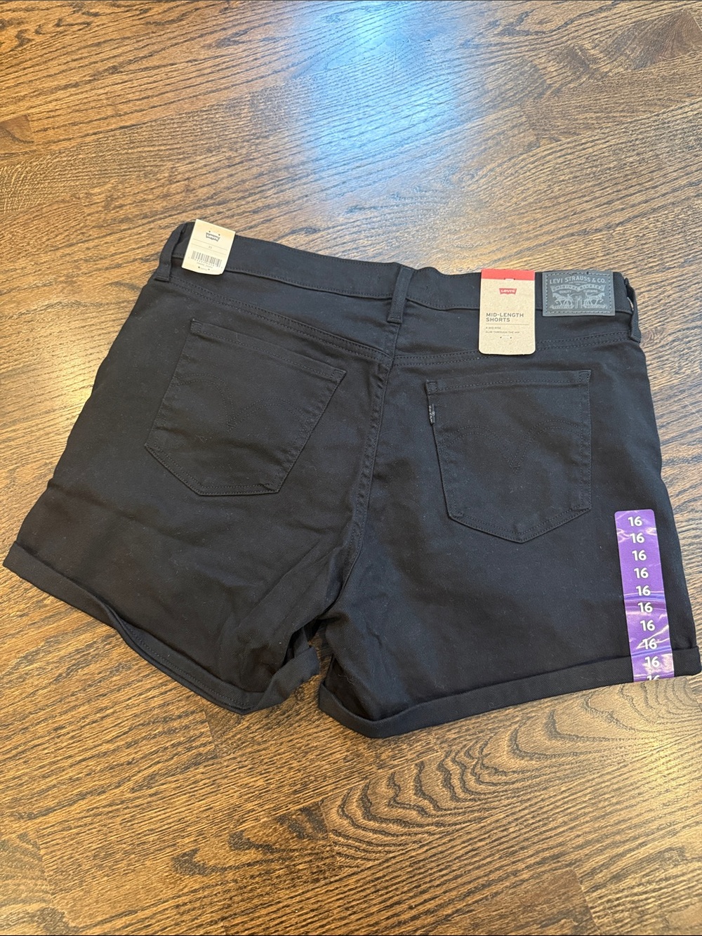 Levi's Women's Black Denim Mid-Length Shorts jeans size 33/16
